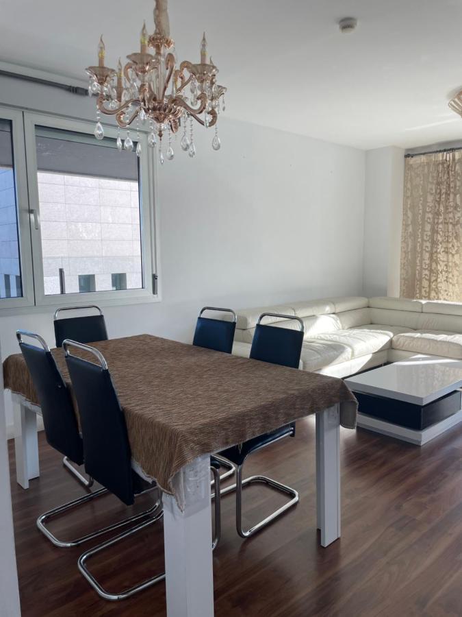 Fira De Barcelona City View Apartment With Garage Parking Оспиталет де Лобрегат Екстериор снимка