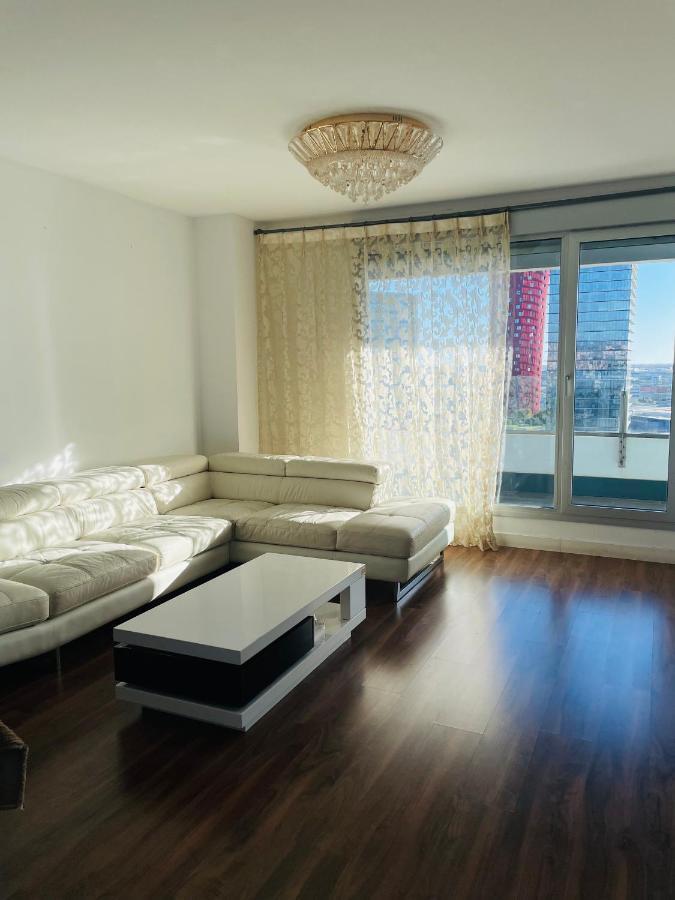 Fira De Barcelona City View Apartment With Garage Parking Оспиталет де Лобрегат Екстериор снимка