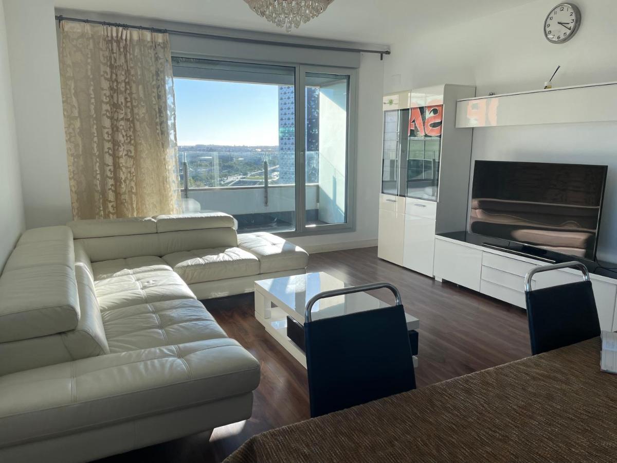 Fira De Barcelona City View Apartment With Garage Parking Оспиталет де Лобрегат Екстериор снимка
