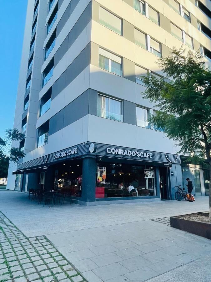 Fira De Barcelona City View Apartment With Garage Parking Оспиталет де Лобрегат Екстериор снимка